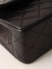 Classic flap chain bag 25cm black, made between 1985 and 1990