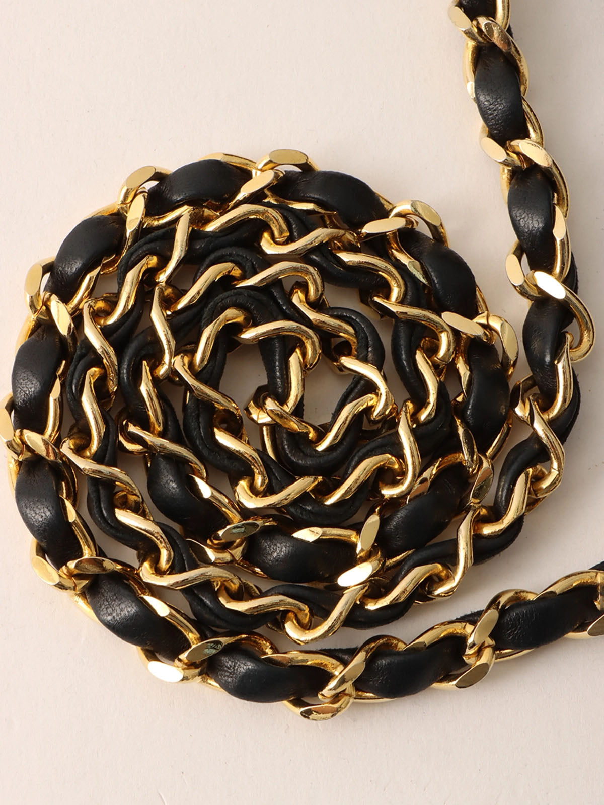 Classic flap chain bag 25cm black, made between 1985 and 1990
