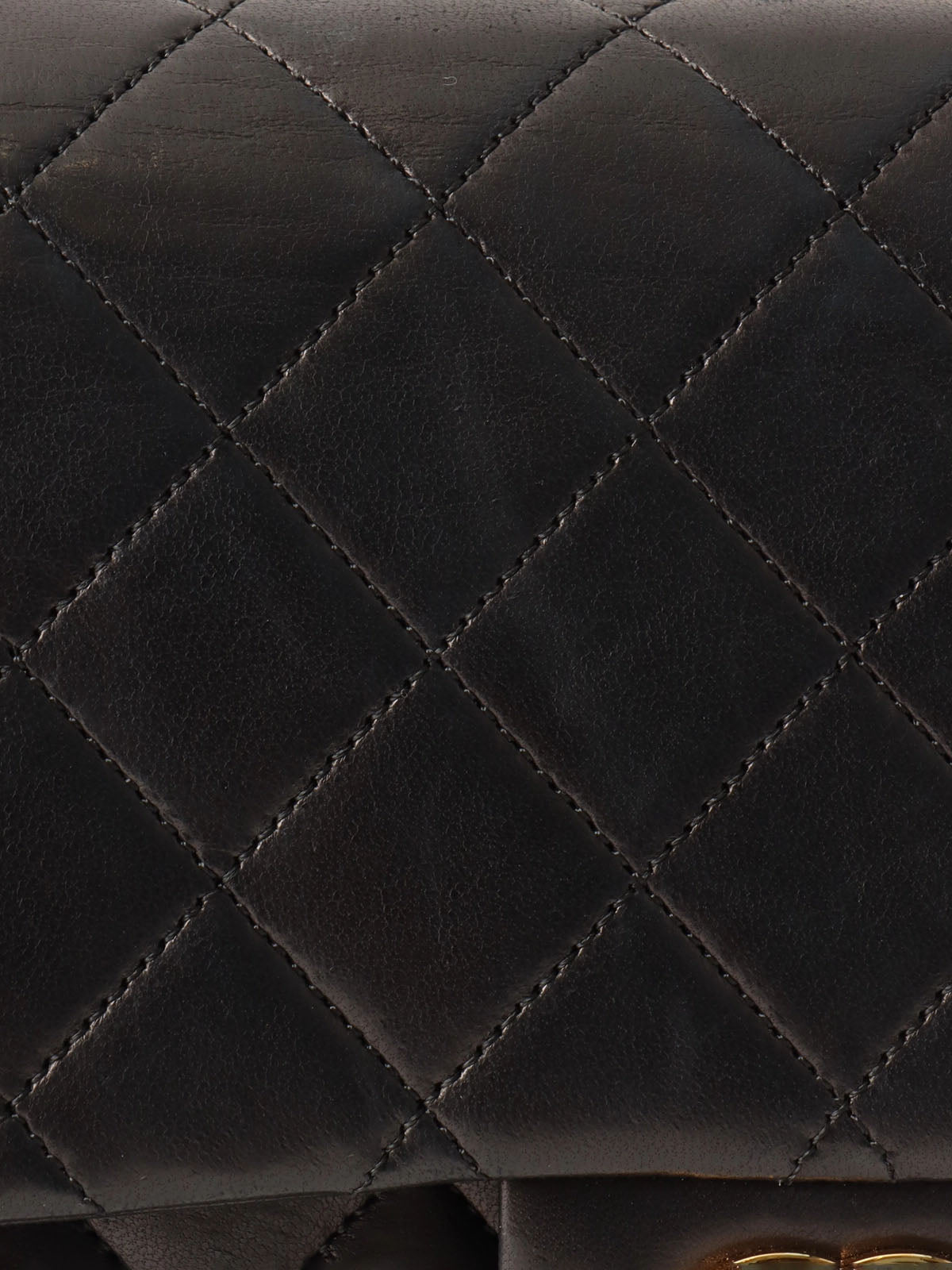 Classic flap chain bag 25cm black, made between 1985 and 1990