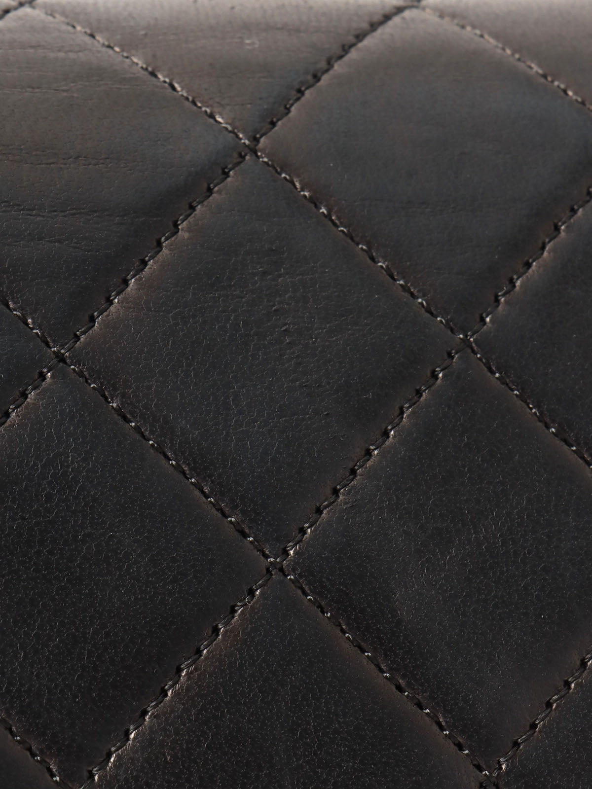Classic flap chain bag 25cm black, made between 1985 and 1990