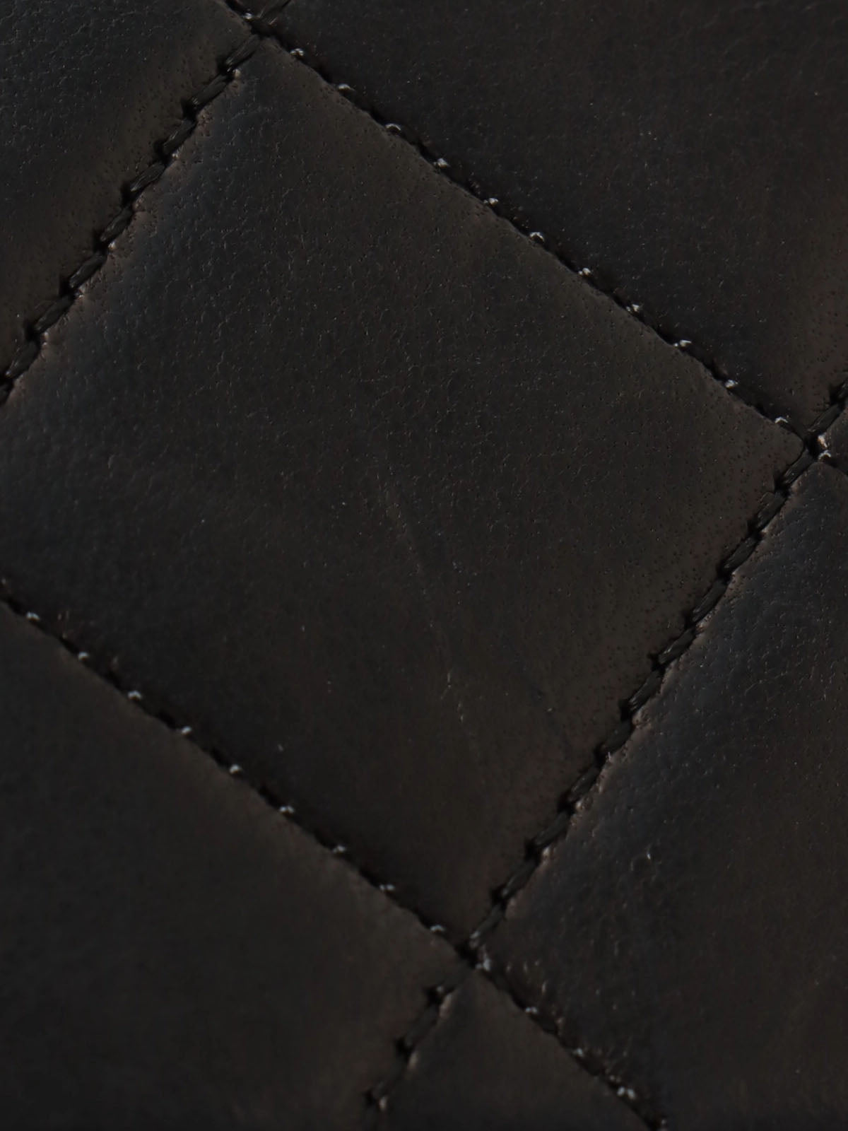 Classic flap chain bag 25cm black, made between 1985 and 1990