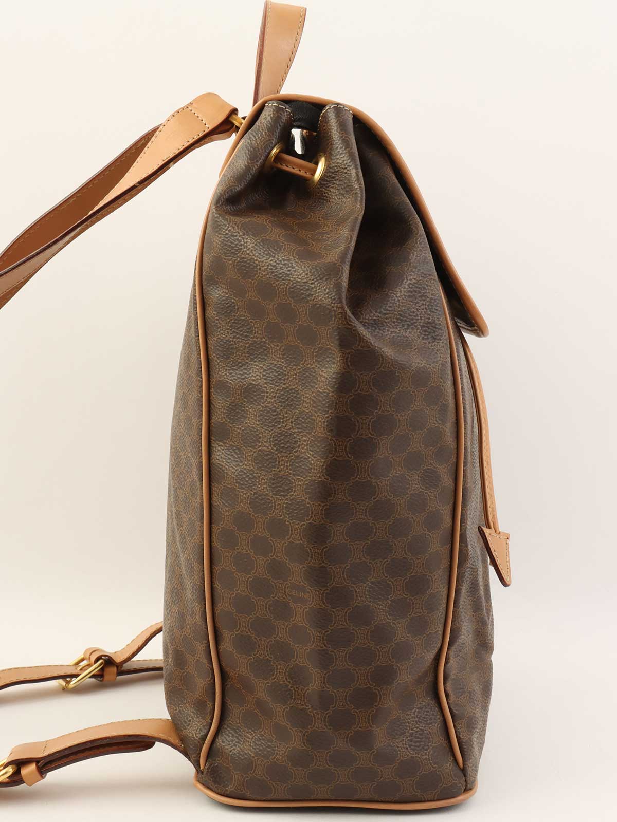 マカダムパターンリングロゴプレートバックパック ブラウン