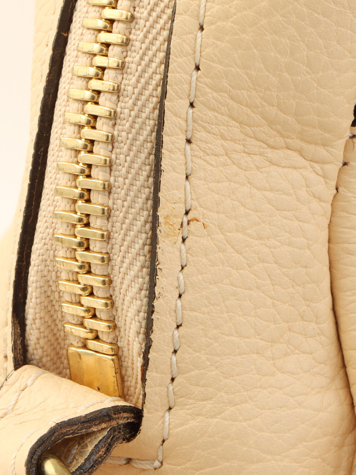 パラティミディアム ベージュ