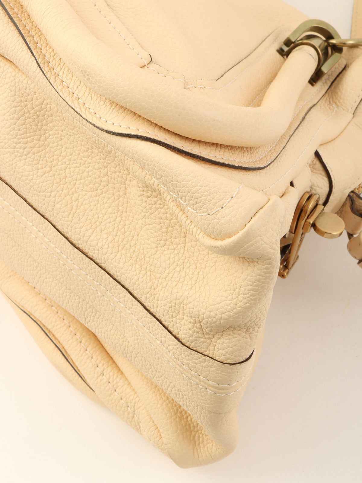 パラティミディアム ベージュ