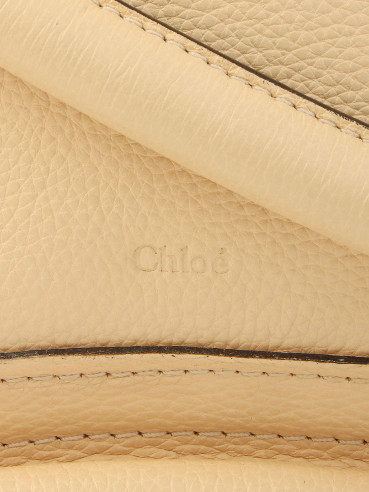 パラティミディアム ベージュ