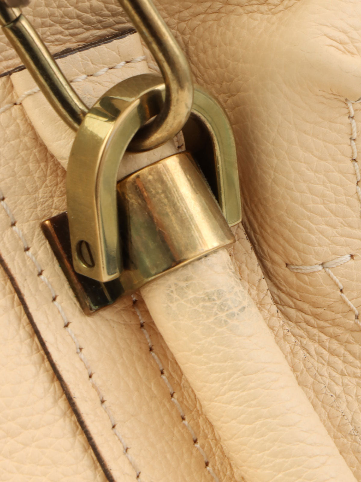 パラティミディアム ベージュ