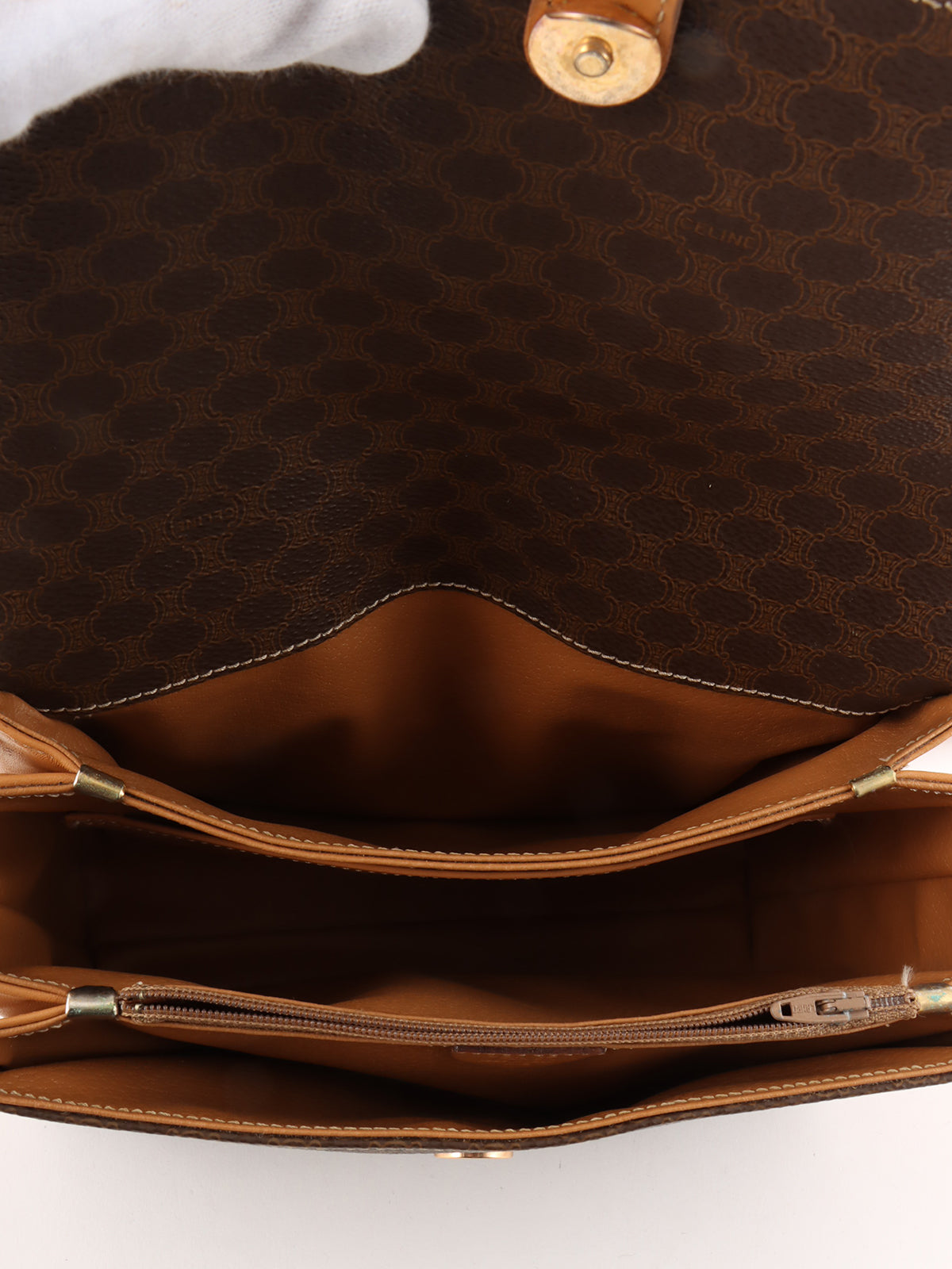 マカダムパターンロゴプレートショルダーバッグ ブラウン