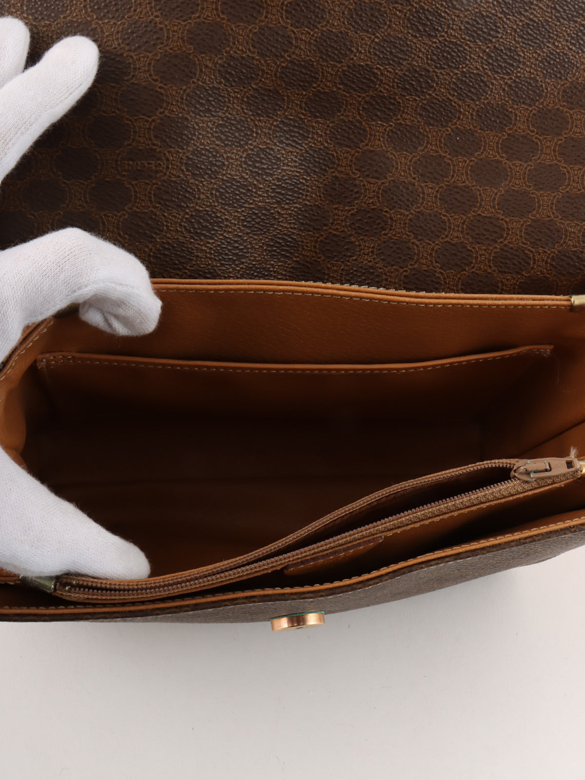 マカダムパターンロゴプレートショルダーバッグ ブラウン