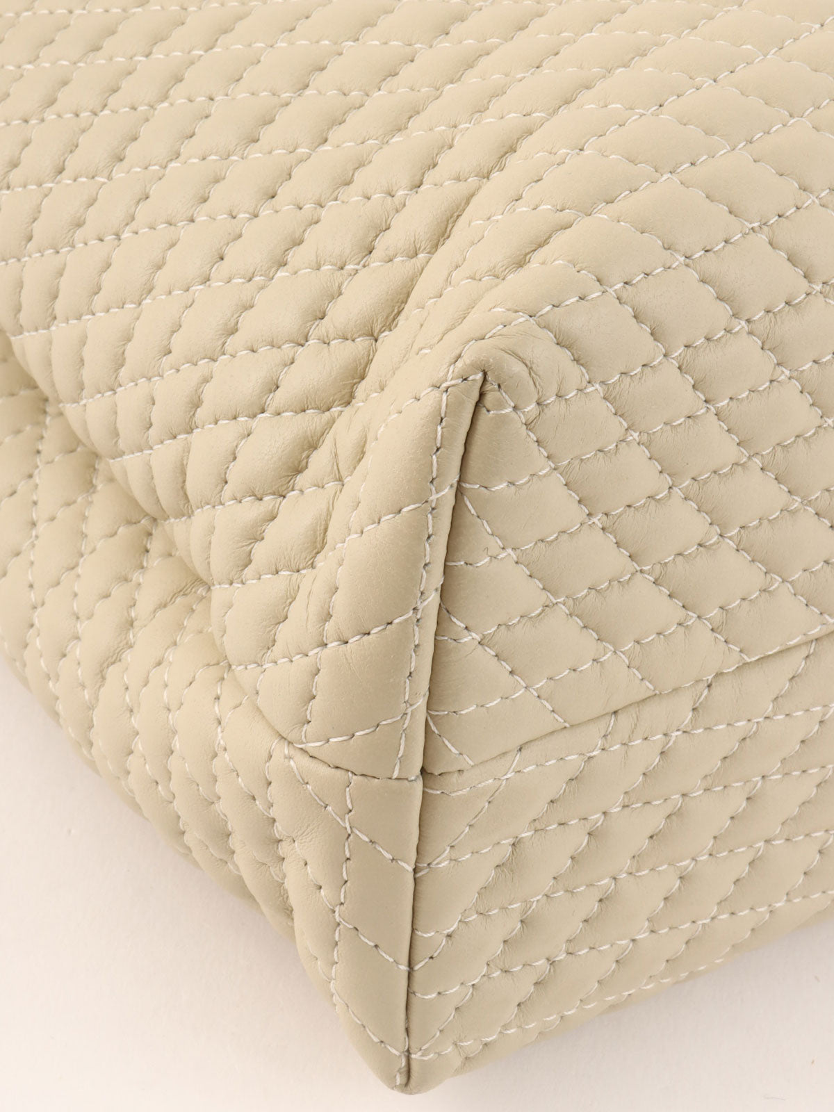 Logo Plate Quilted Handbag Ivory