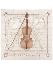 カレ90　La Musique des Spheresパターンスカーフ　アイボリー／ブラウン