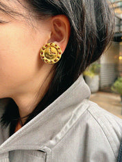 Round Clock Motif Earrings Gold