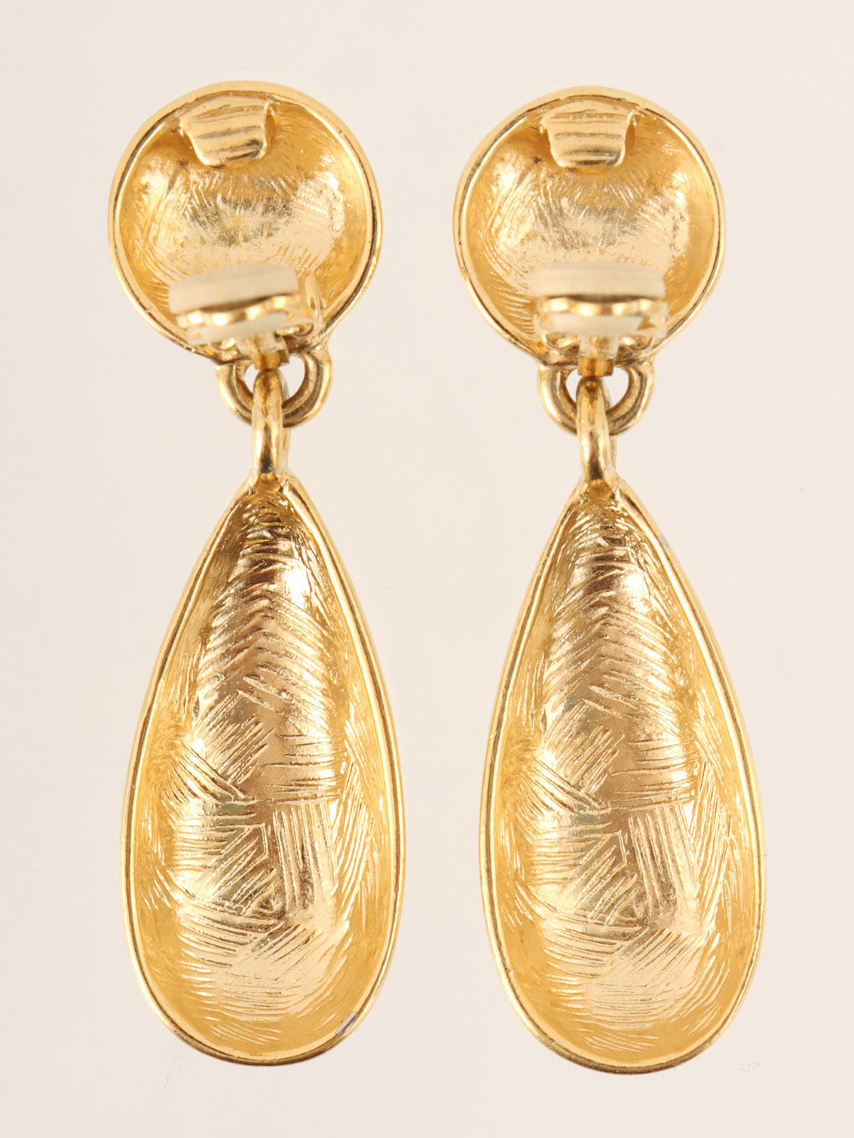 圆形徽标牌摇摆耳环 金色