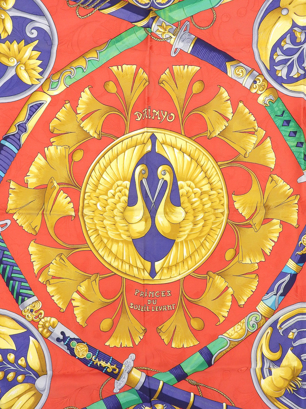 カレ90 Princes Du Soleil Levantパターンスカーフ レッド/ネイビー/マルチ