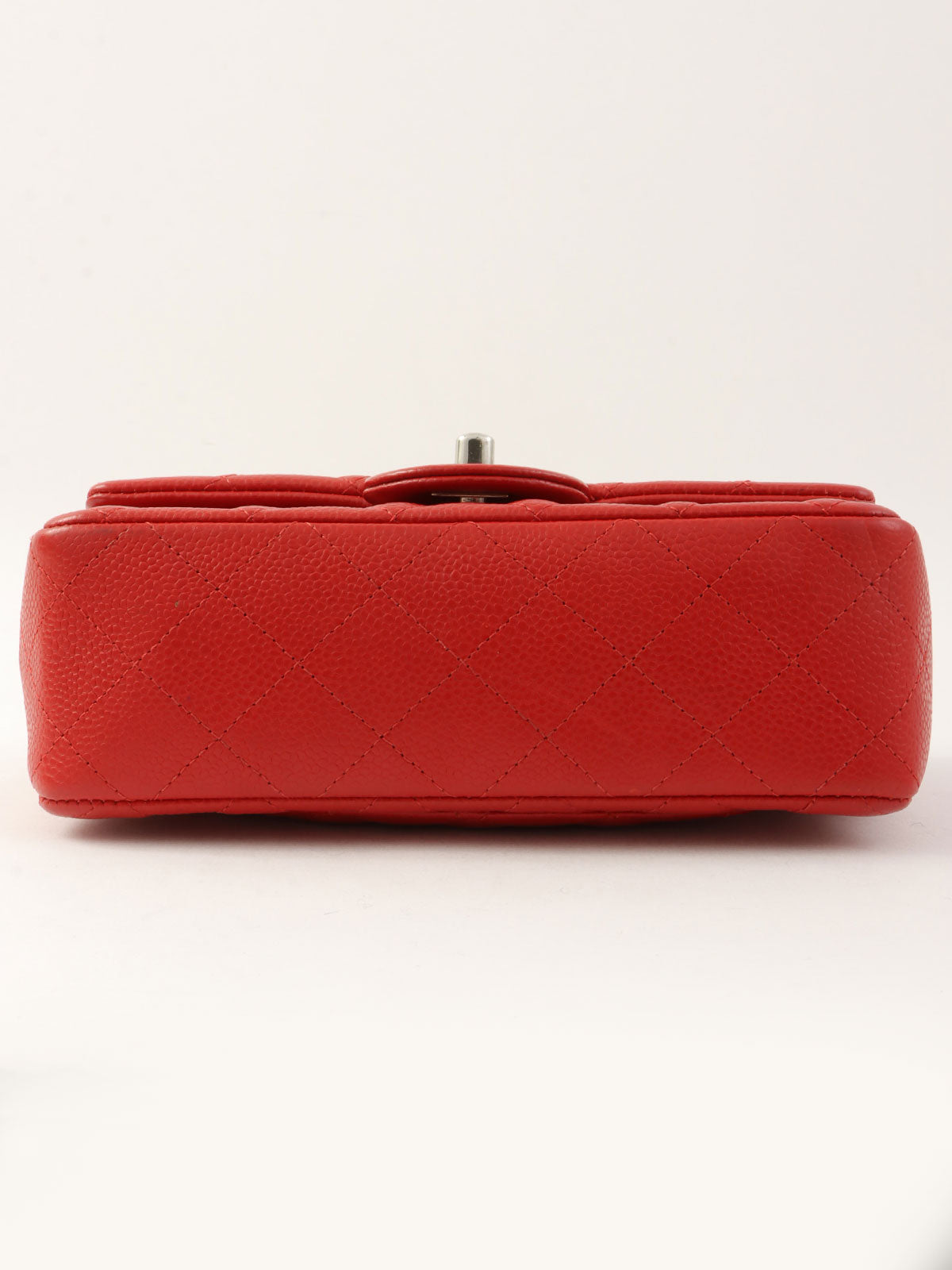 2014 Caviar Skin Matelasse Stitch CC Turnlock Chain Shoulder Bag in Red