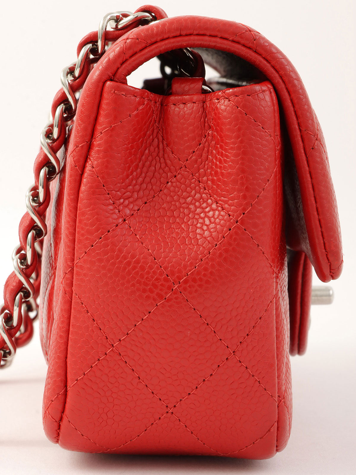2014 Caviar Skin Matelasse Stitch CC Turnlock Chain Shoulder Bag in Red