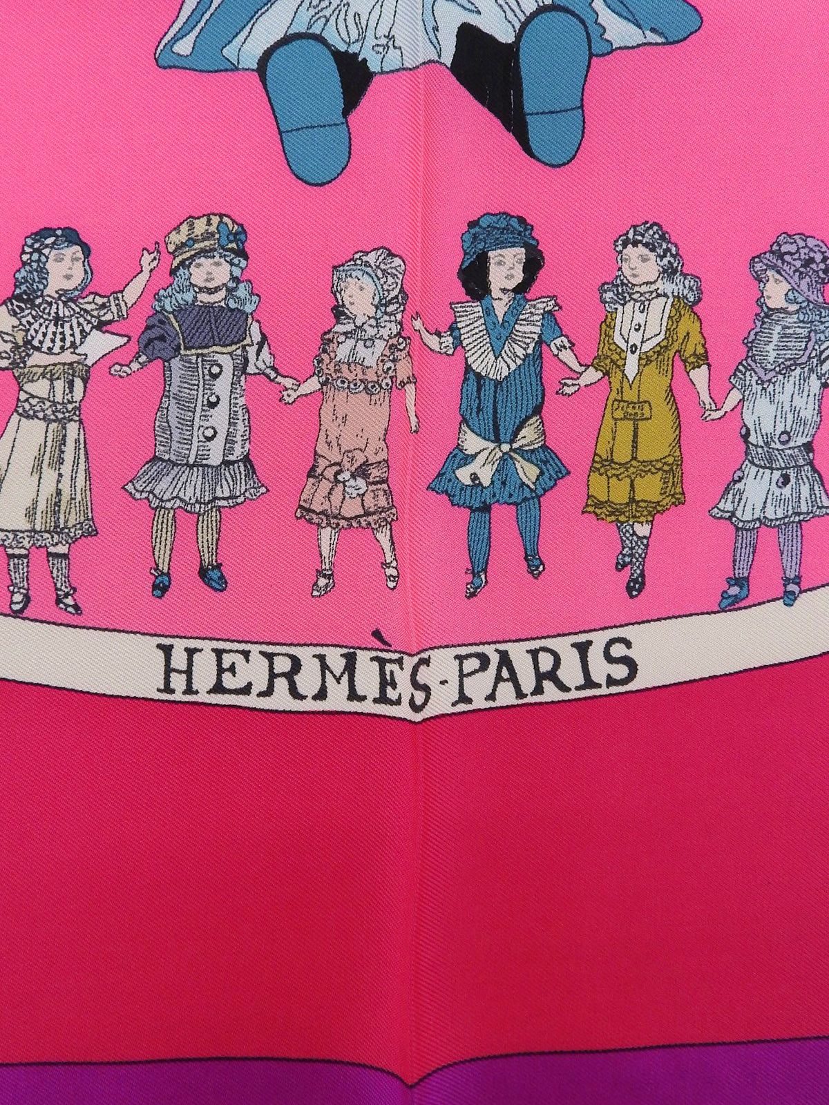 Carré 90 Hello Dolly Pattern Scarf Pink/Purple