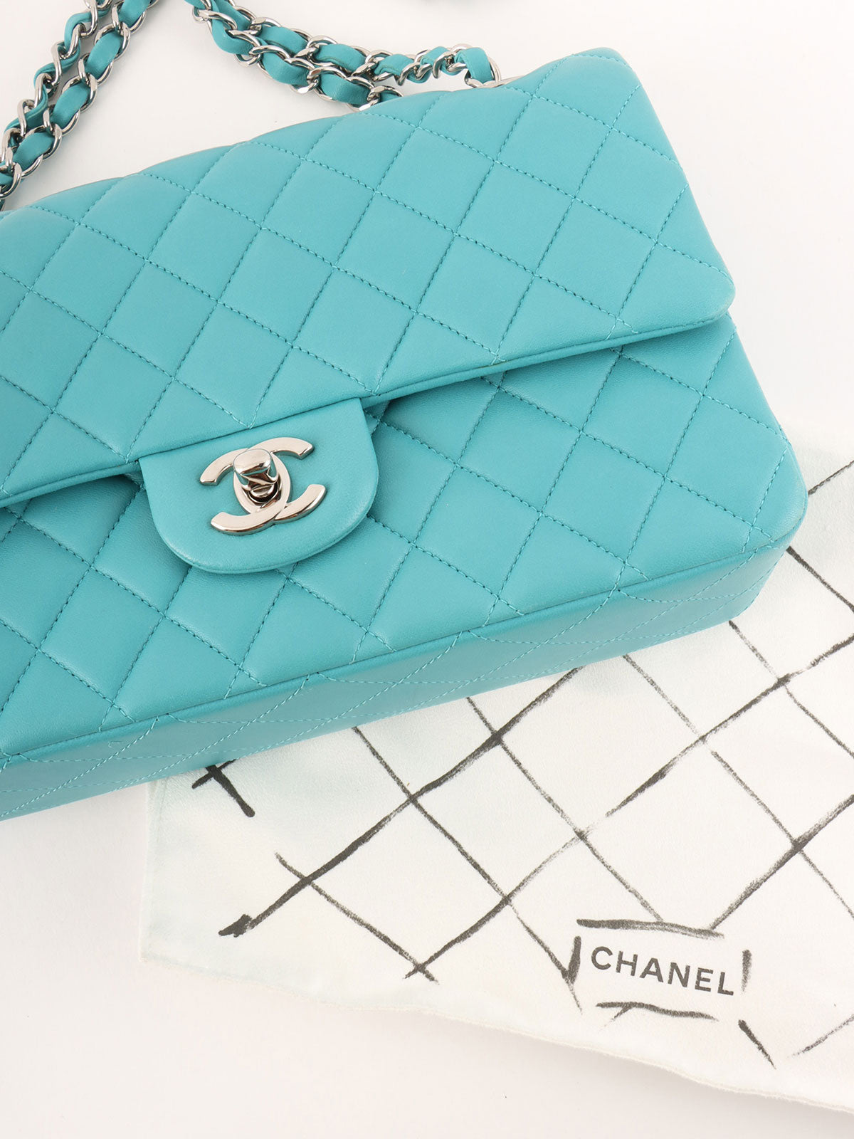 2014年頃製　クラシックフラップチェーンバッグ25cm　ターコイズブルー