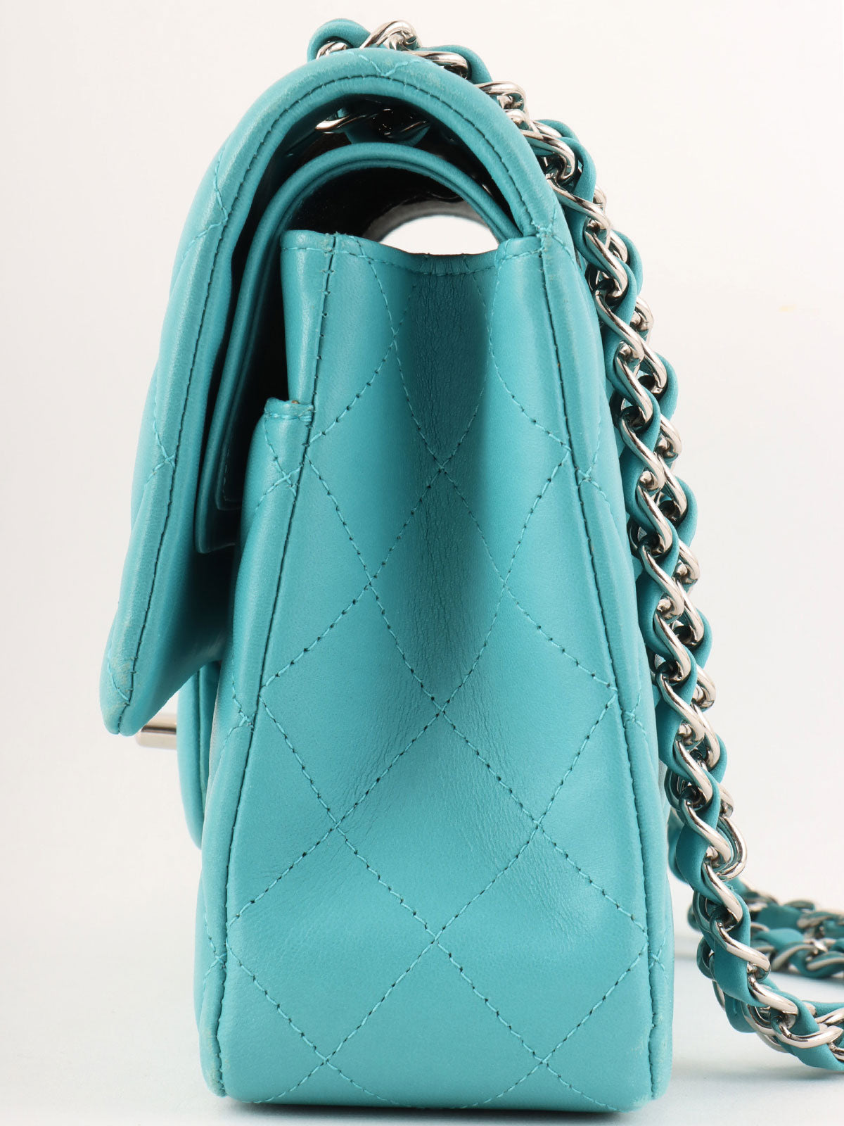 2014年頃製　クラシックフラップチェーンバッグ25cm　ターコイズブルー