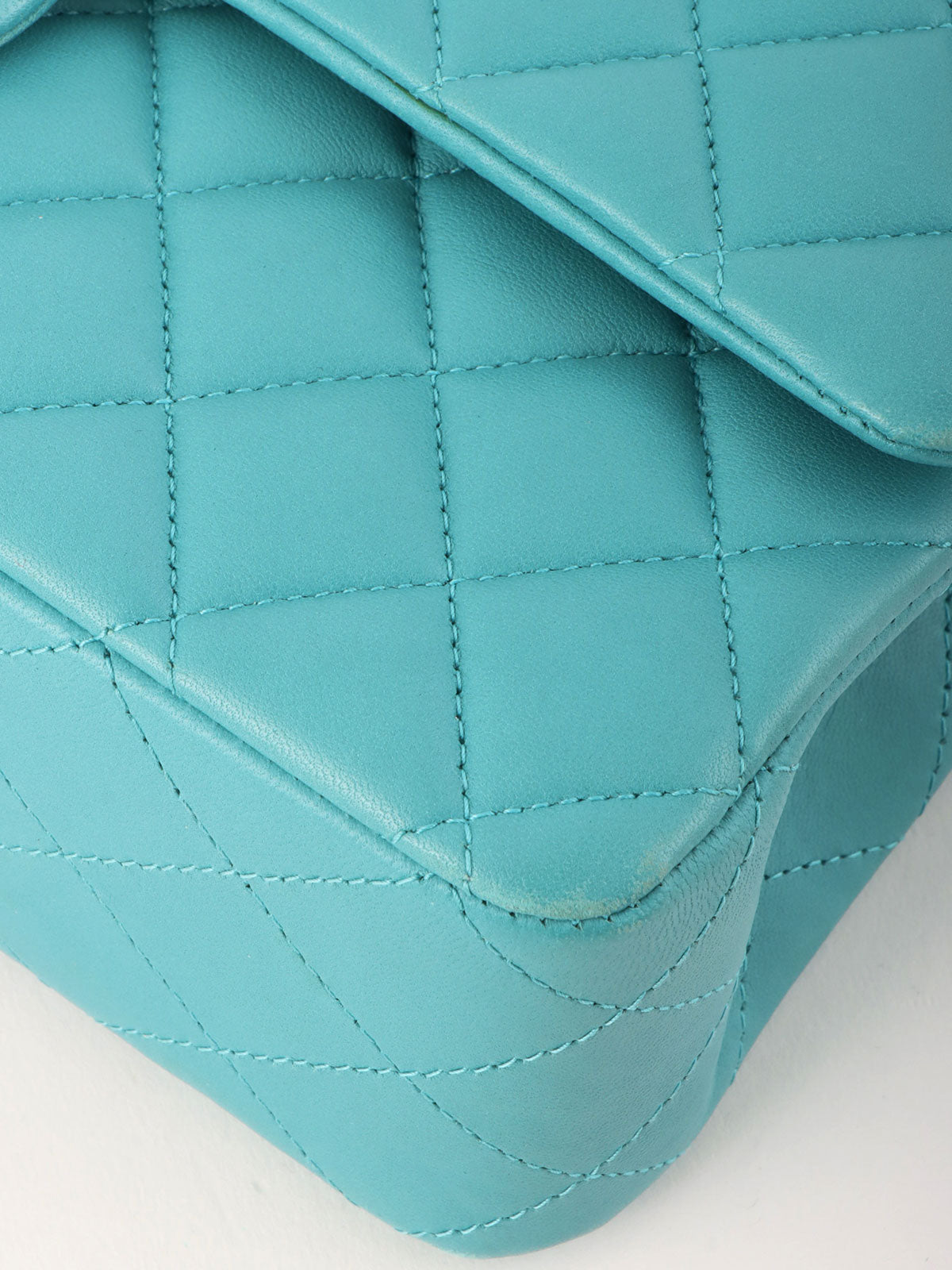 2014年頃製 クラシックフラップチェーンバッグ25cm ターコイズブルー