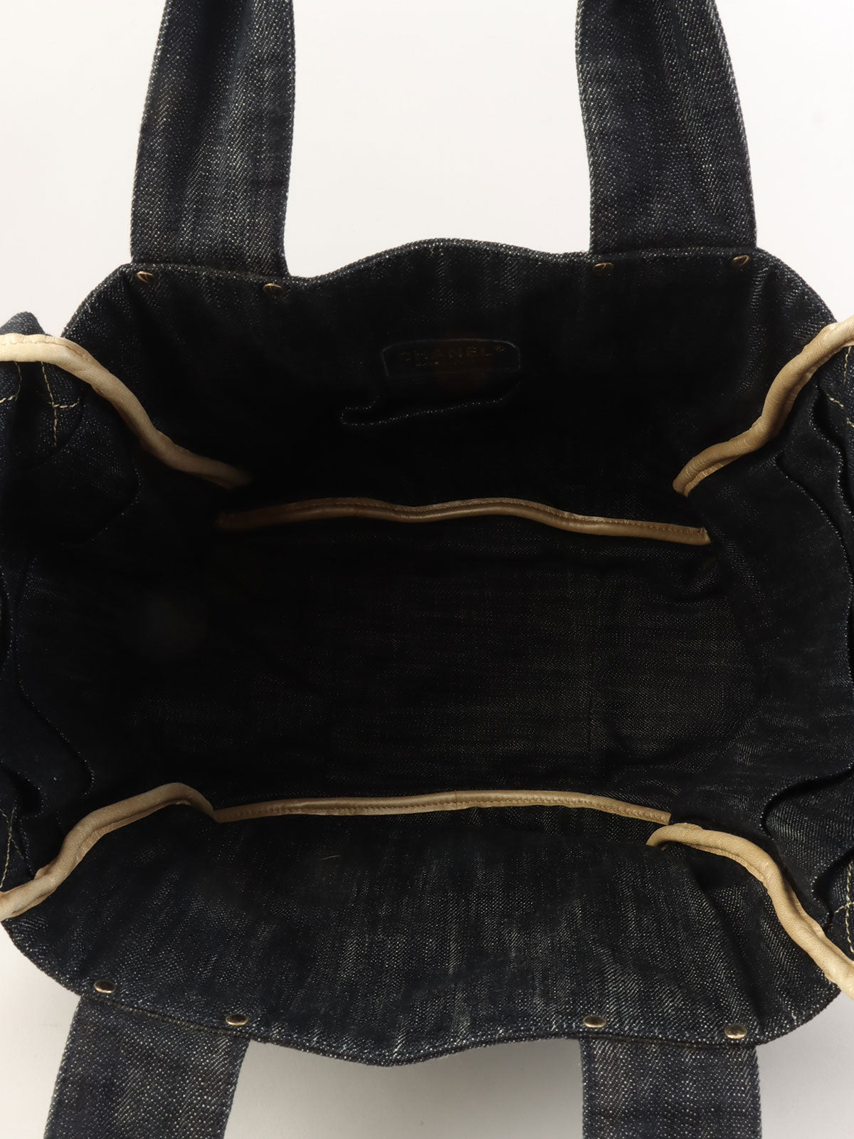 闪亮牛仔布CC标志缝线手提包，靛蓝色，约2005年