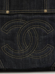 闪亮牛仔布CC标志缝线手提包，靛蓝色，约2005年