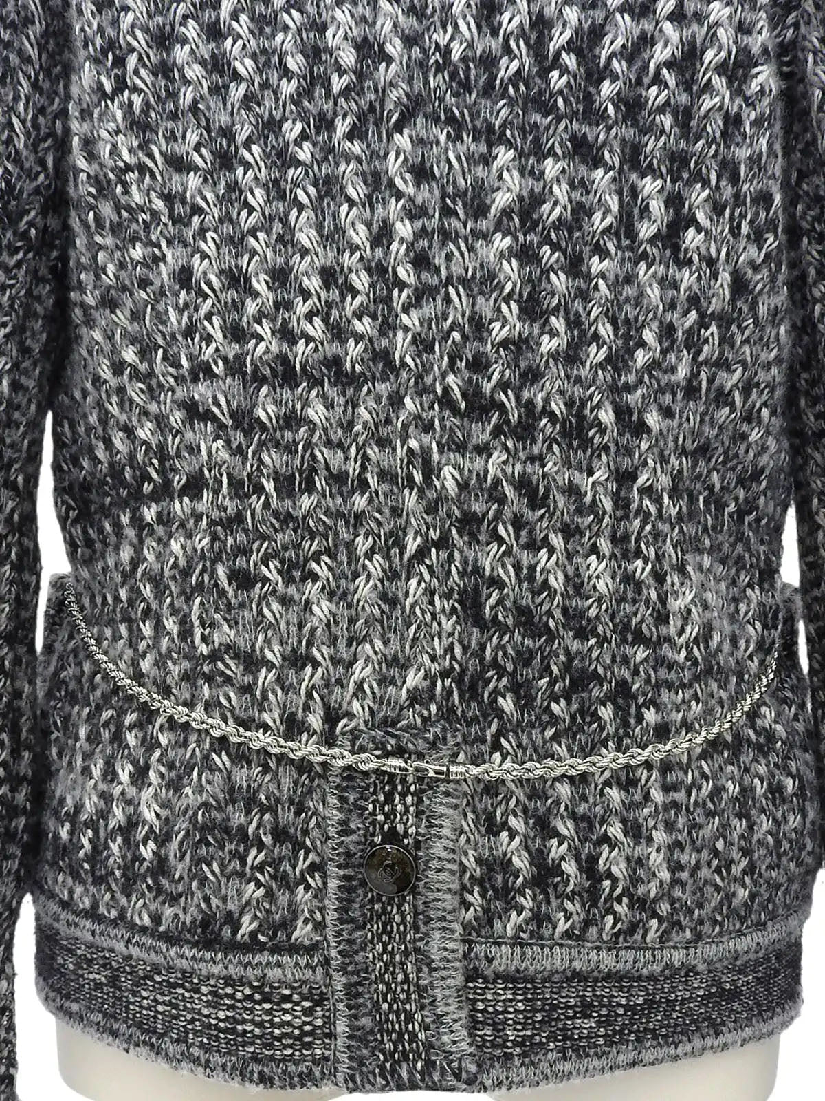 ラインストーンCCマークボタンチェーンデザインニットジャケット　グレー／ホワイト