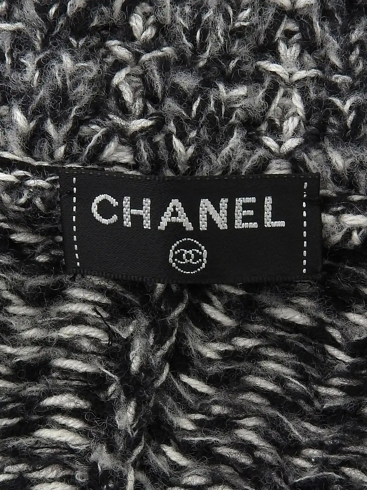 ラインストーンCCマークボタンチェーンデザインニットジャケット　グレー／ホワイト