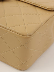 1990年頃製　スクエアクラシックフラップチェーンバッグ　ベージュ