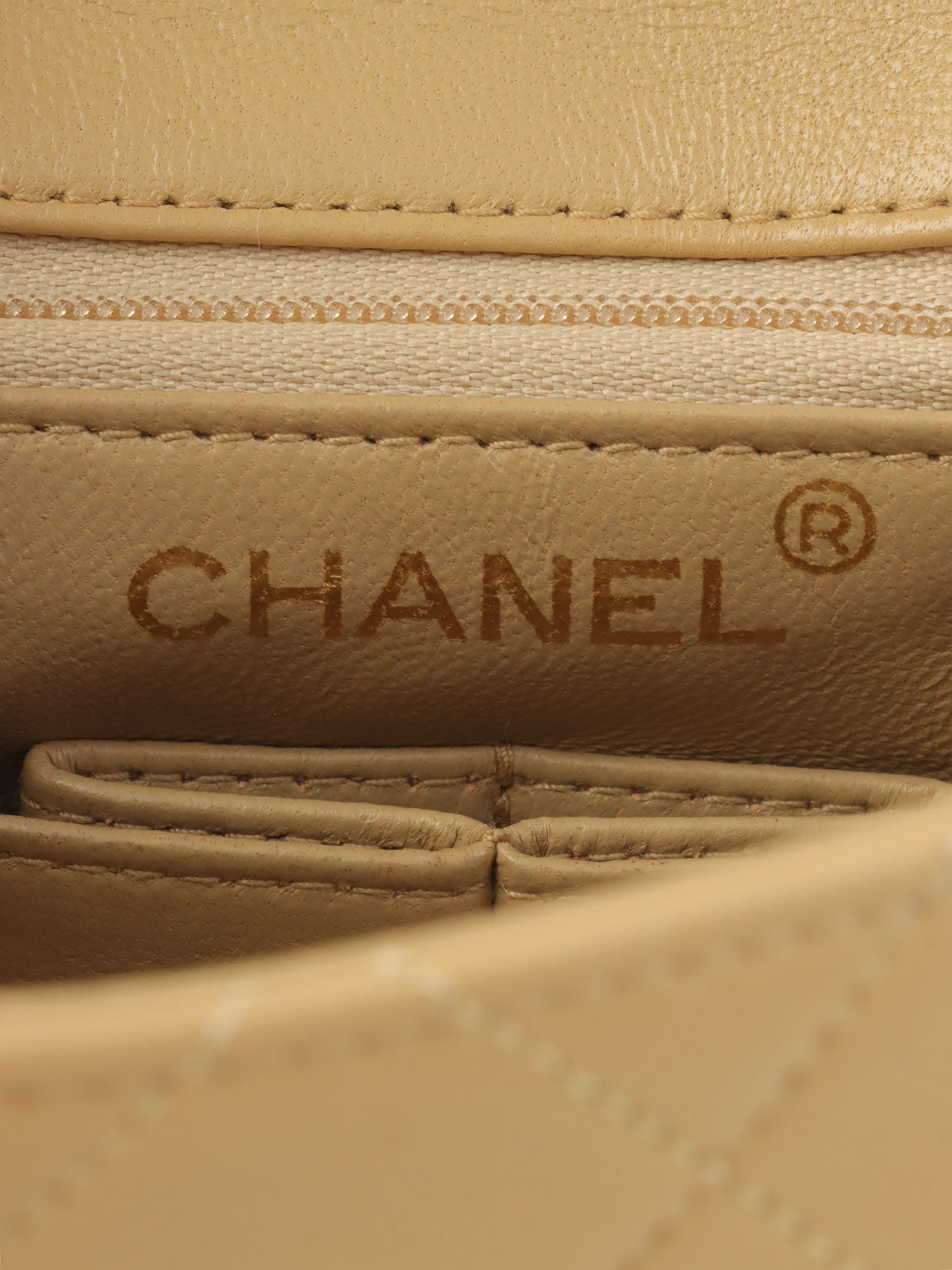 1990年頃製　スクエアクラシックフラップチェーンバッグ　ベージュ