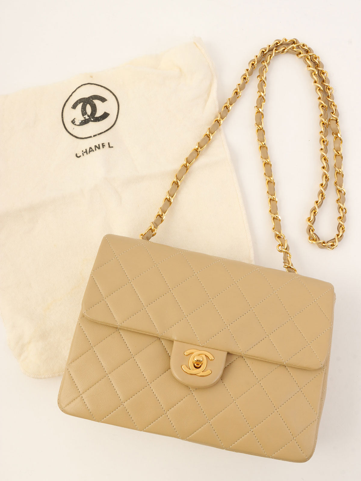 1990年頃製　スクエアクラシックフラップチェーンバッグ　ベージュ