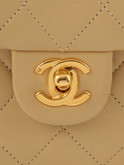 1990年頃製　スクエアクラシックフラップチェーンバッグ　ベージュ