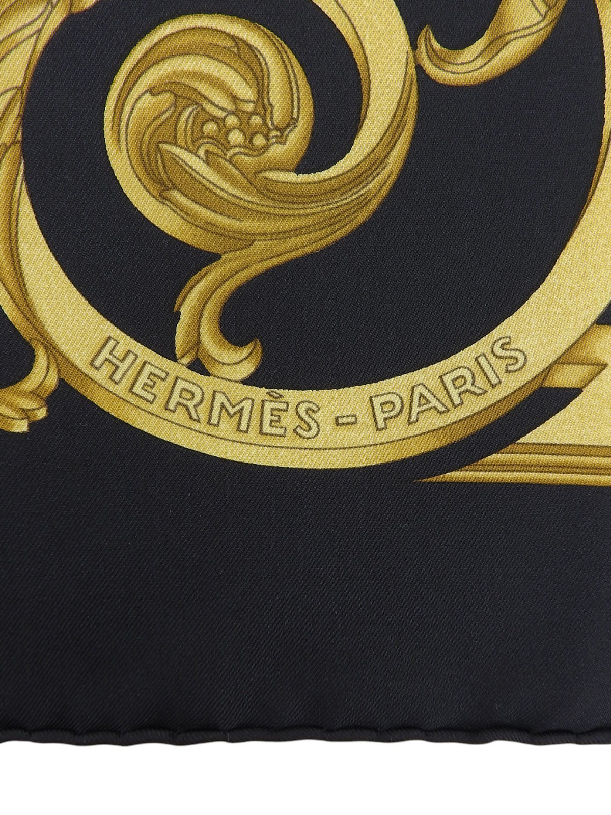 Carré 90 Les Tuileries Pattern Scarf Black/Gold