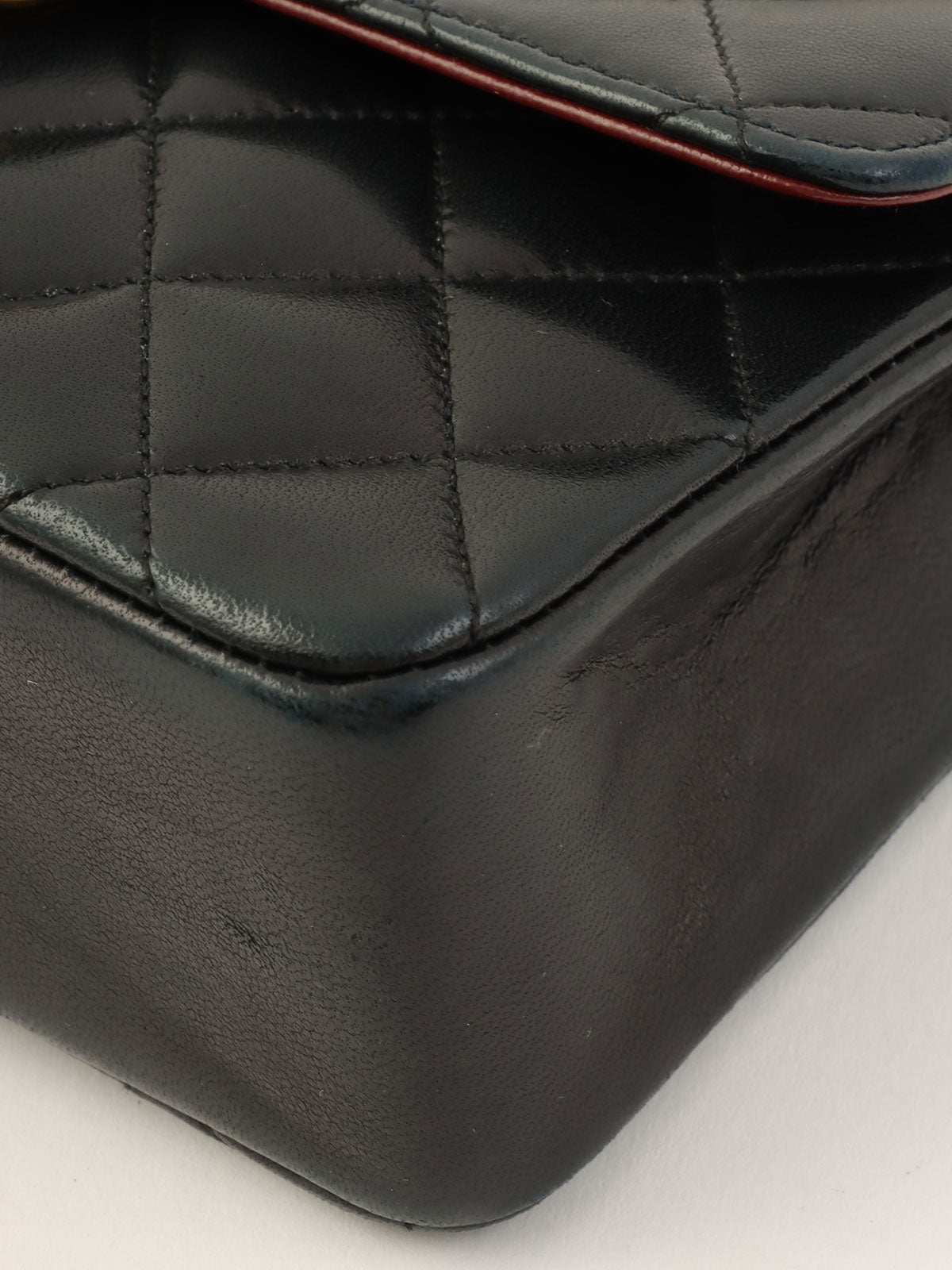 Circa 1985 Circle CC Turn Lock Chain Bag Mini Black