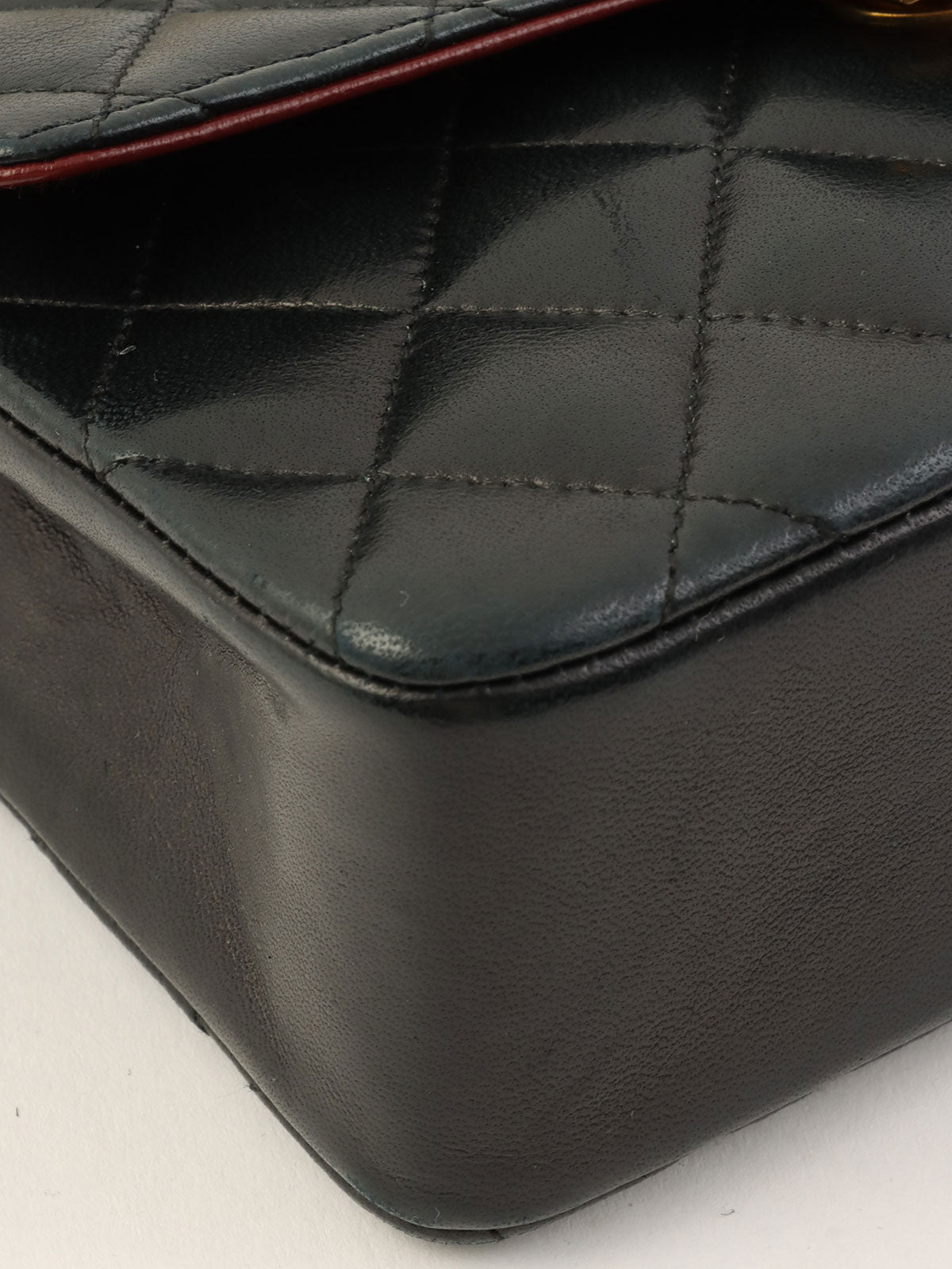 Circa 1985 Circle CC Turn Lock Chain Bag Mini Black