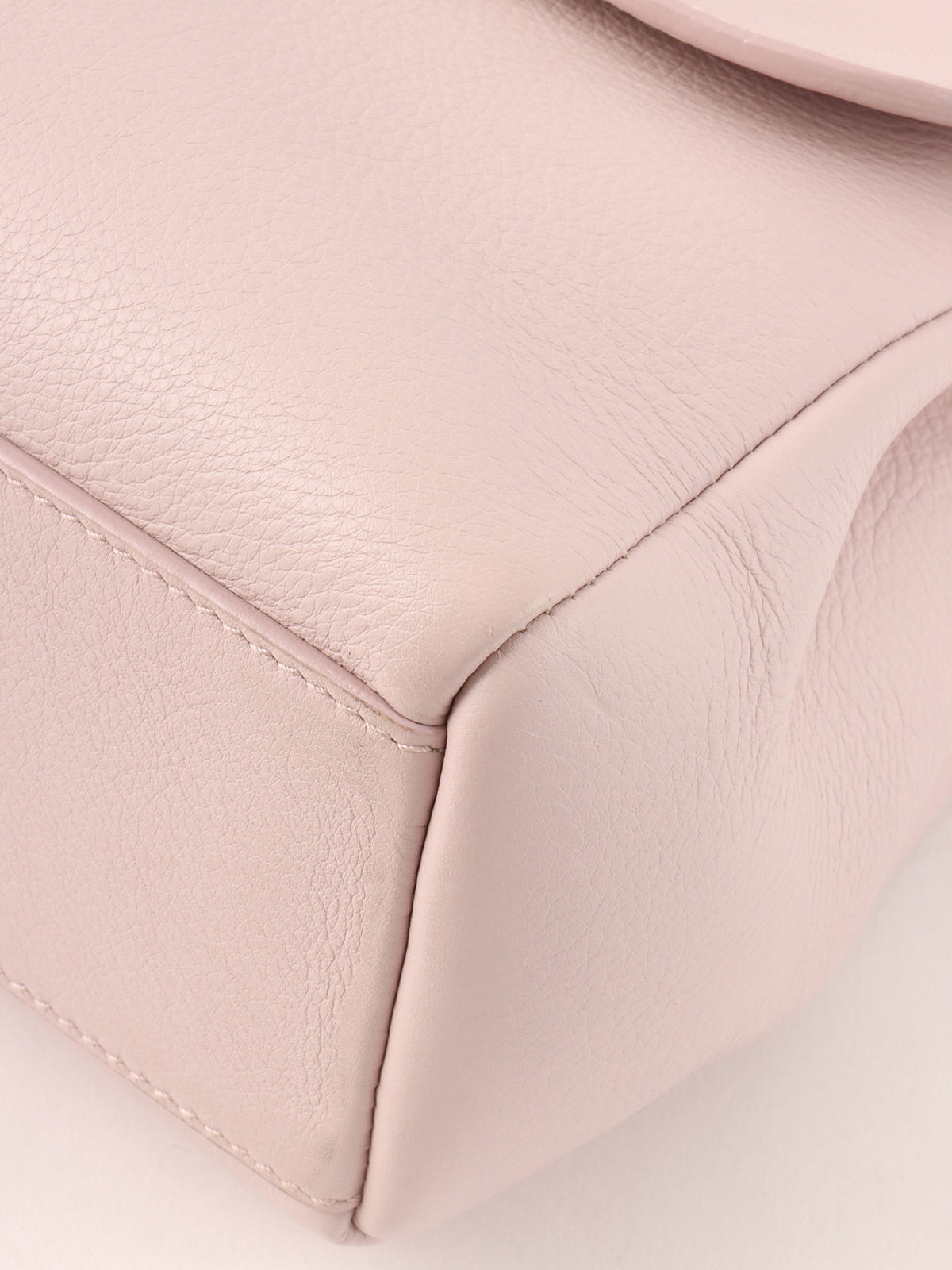 Leather logo plate chain shoulder bag in baby pink