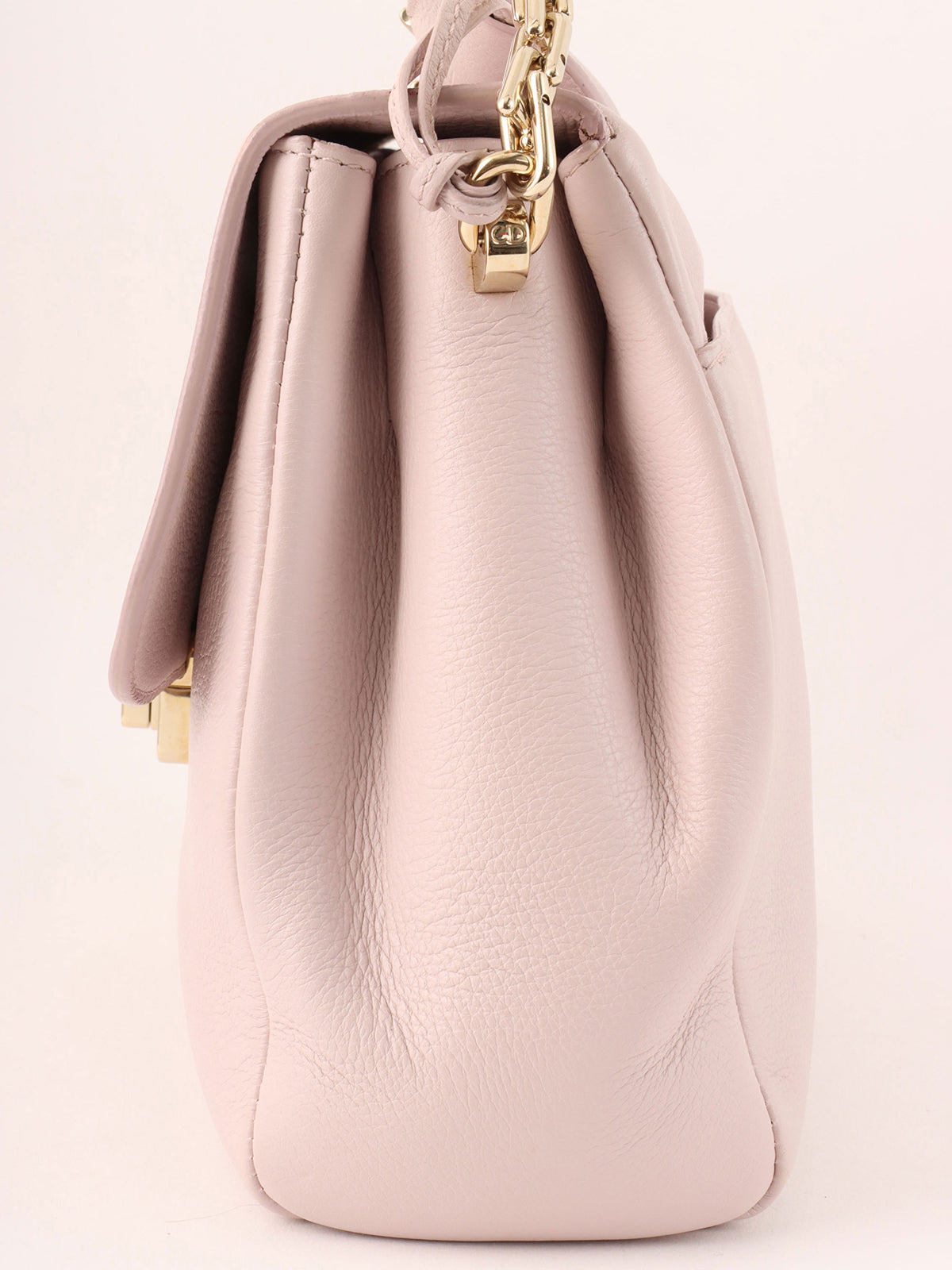 Leather logo plate chain shoulder bag in baby pink
