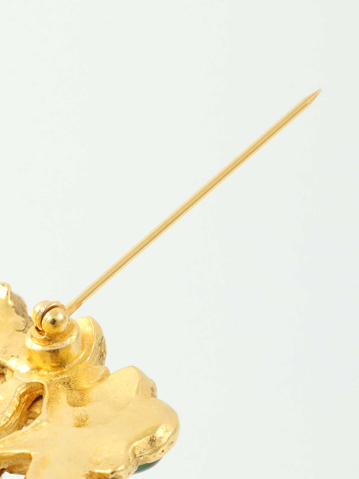 1994年Gripoix Design镂空CC标志胸针，金/绿/红
