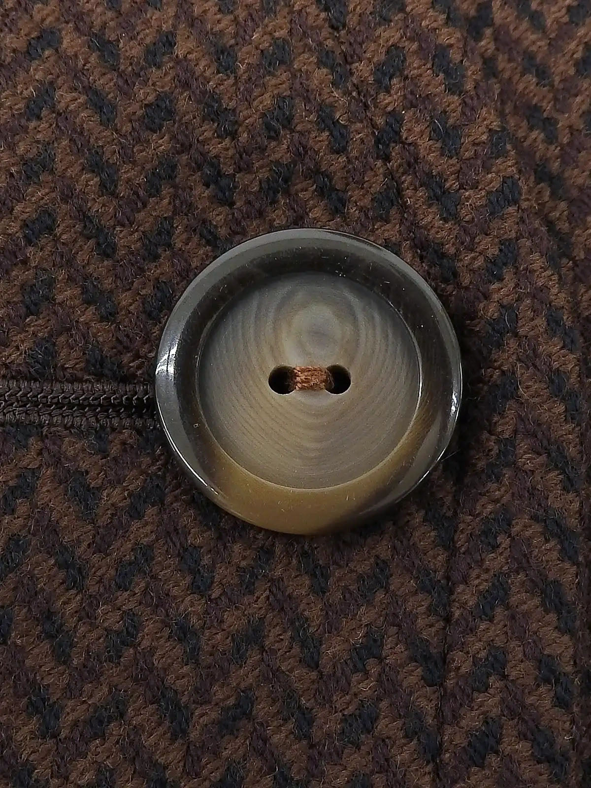 Herringbone Pattern Set Up Brown