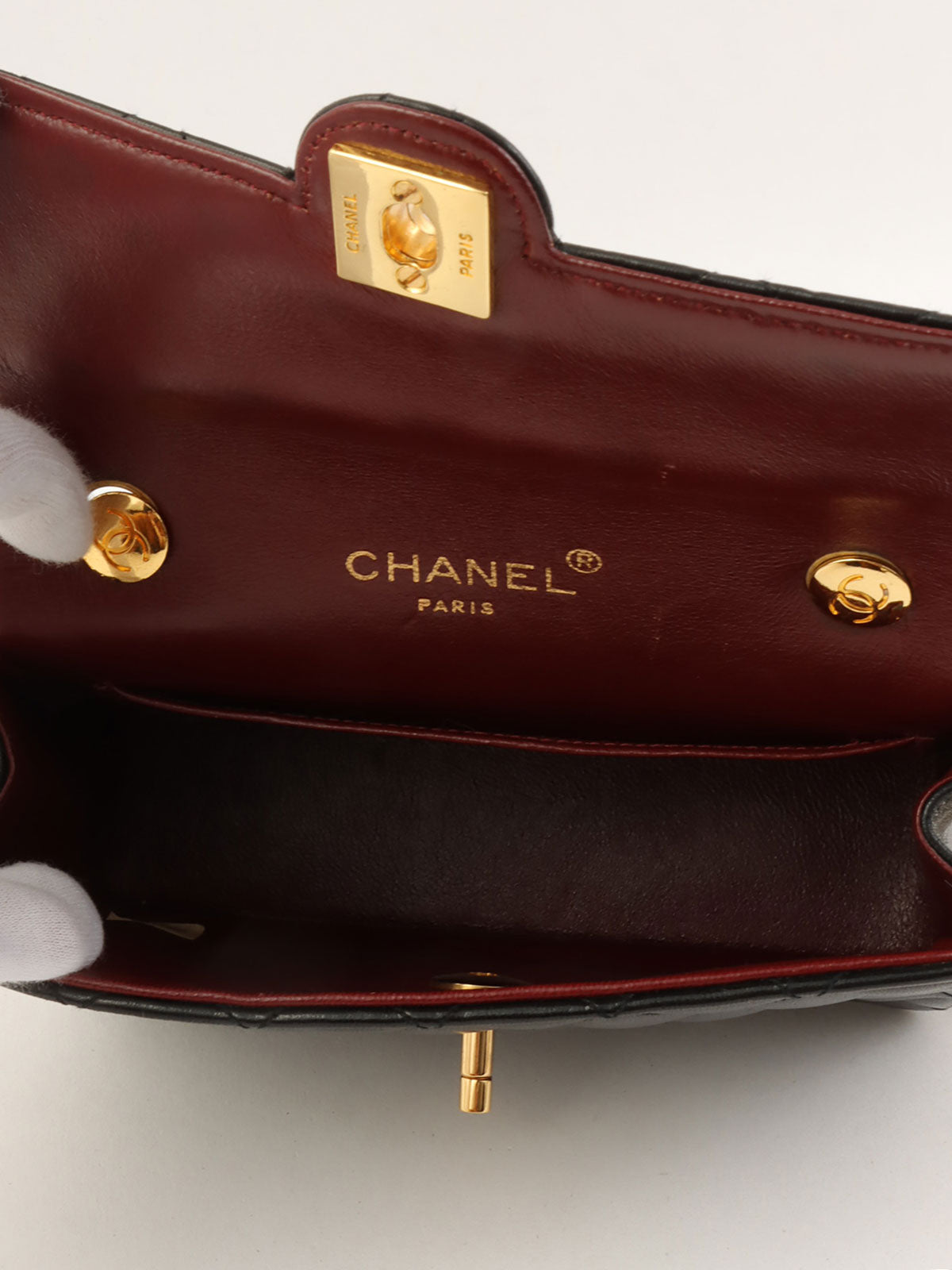 Circa 1990 Circle CC Turn Lock Chain Bag Mini Black