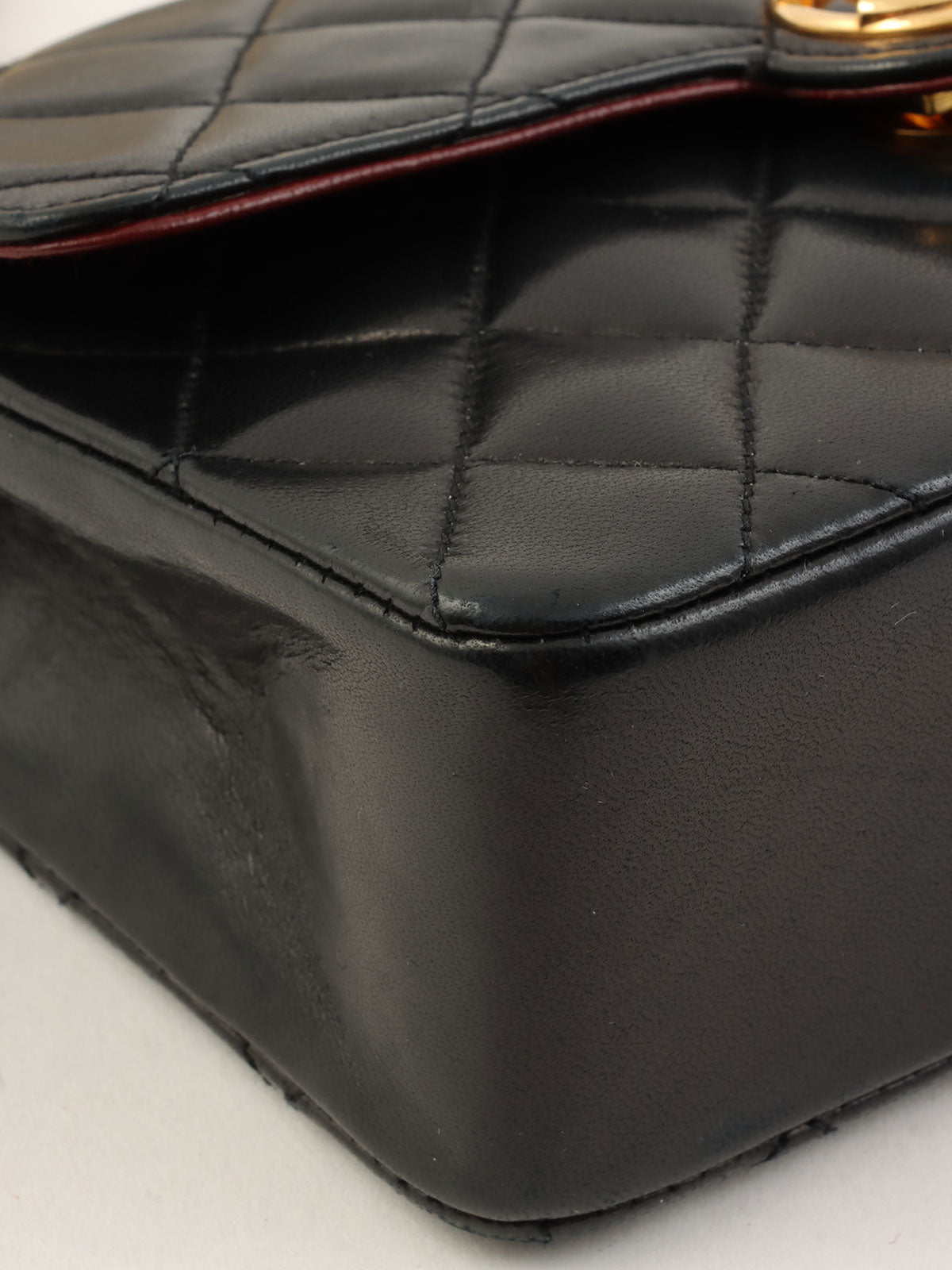 Circa 1990 Circle CC Turn Lock Chain Bag Mini Black