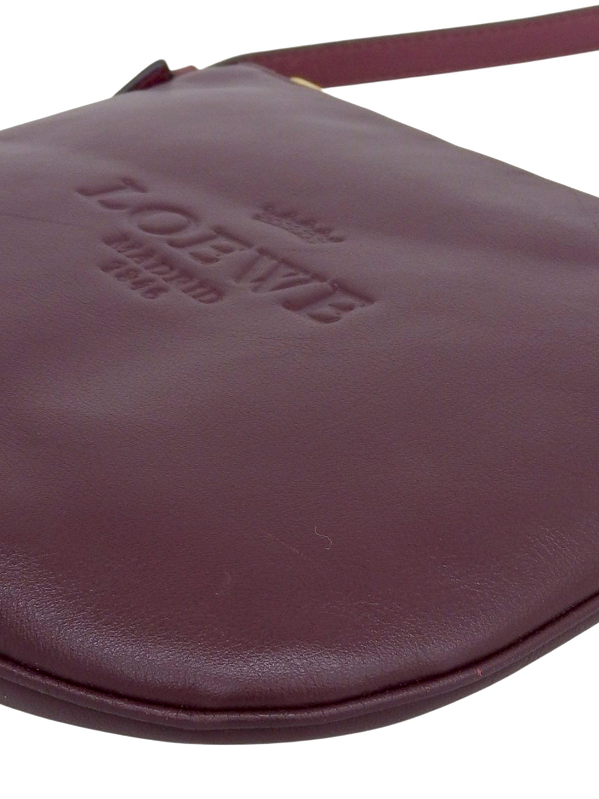 ロゴエンボスショルダーバッグ ボルドー