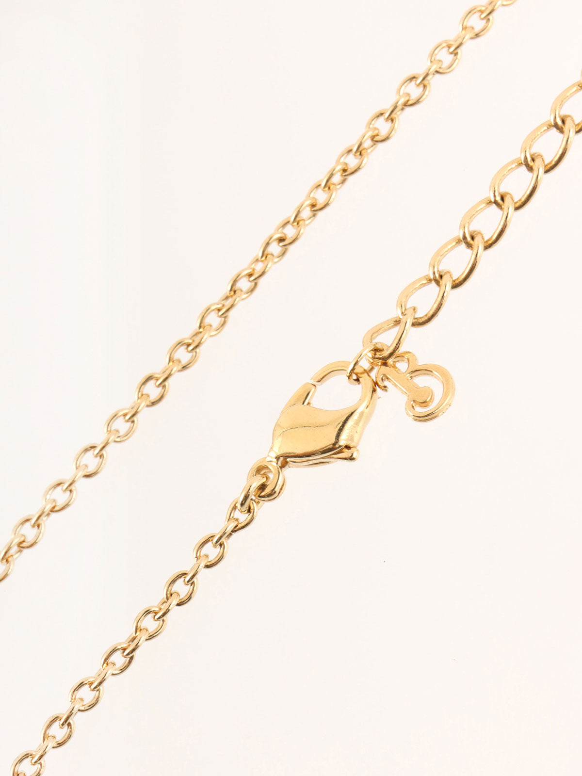 Rhinestone Circle Cutout Logo Necklace in Gold