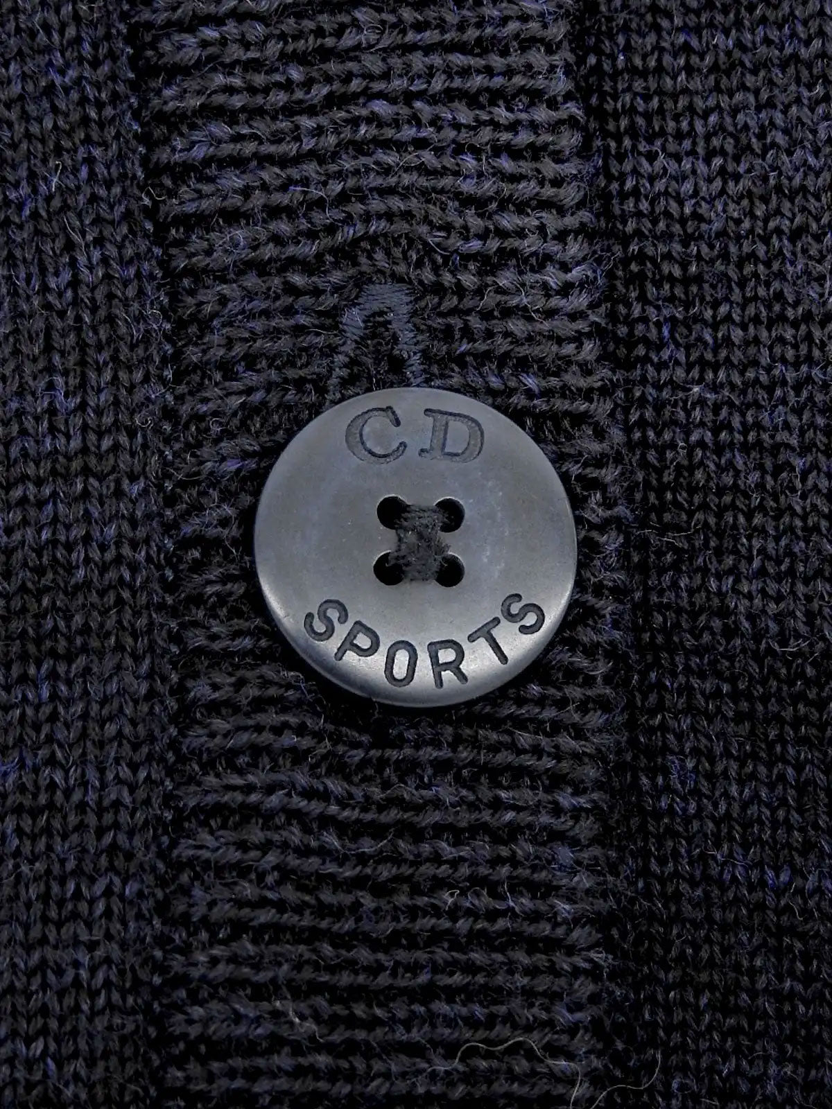 バックエンブレムロゴニットベスト ネイビー