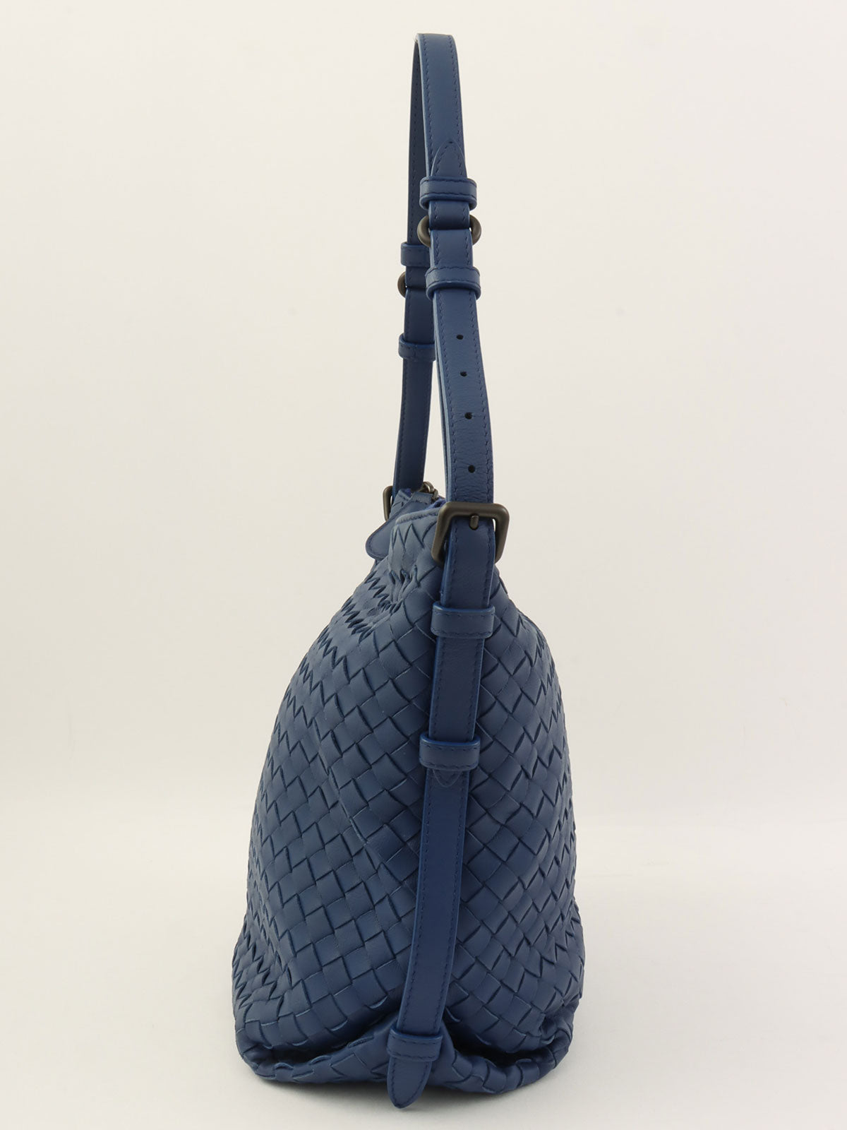 イントレチャートショルダーバッグ ブルー