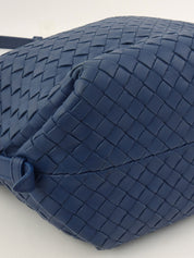 蓝色 Intrecciato 单肩包