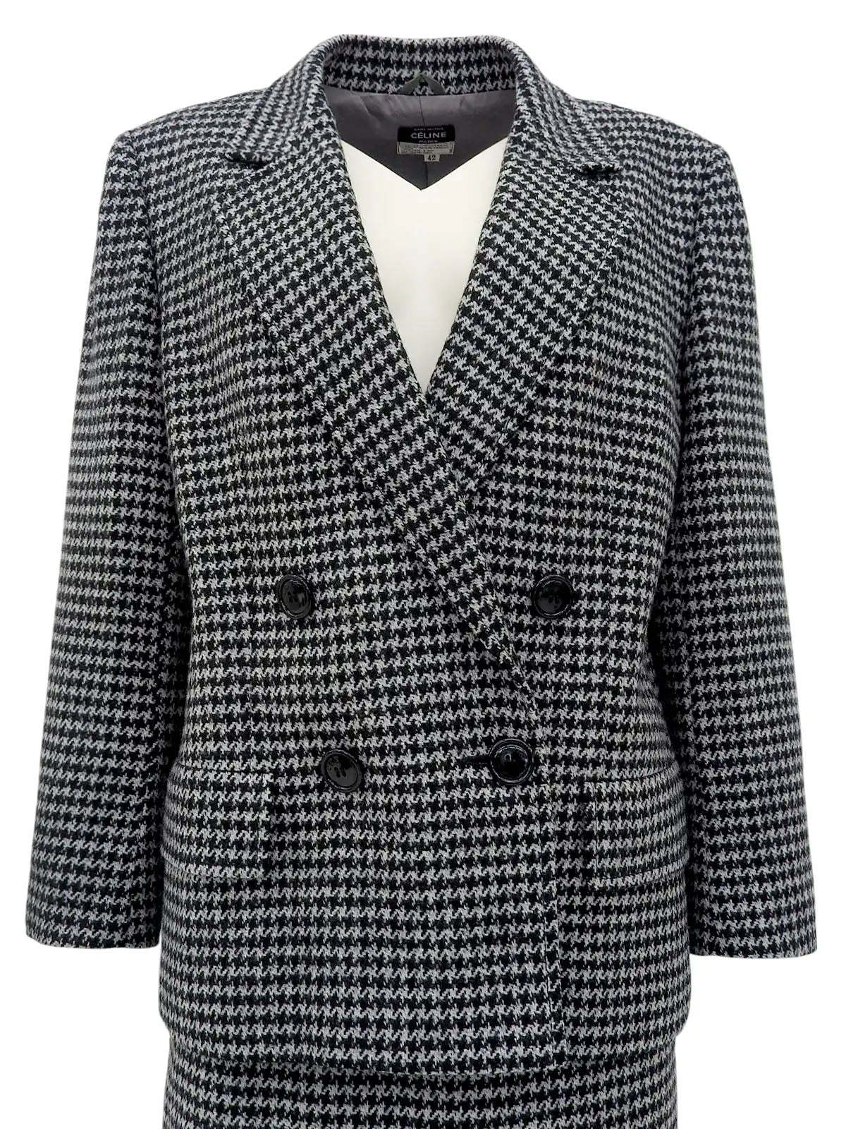 Houndstooth pattern set-up in gray/black