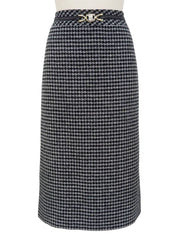 Houndstooth pattern set-up in gray/black