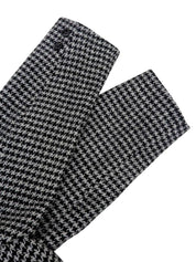 Houndstooth pattern set-up in gray/black