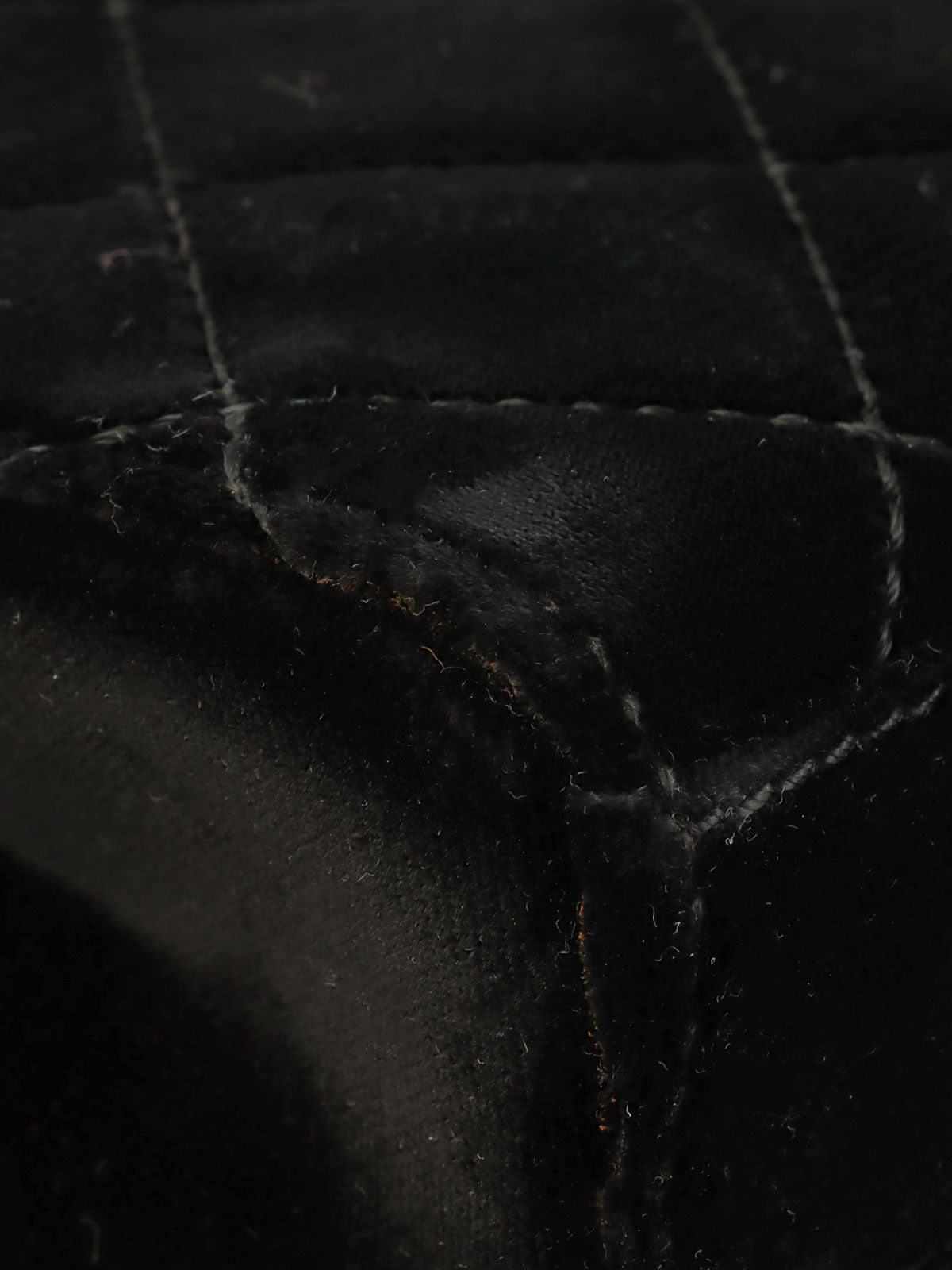 2001 Velvet CC Plate Chain Shoulder Bag Black