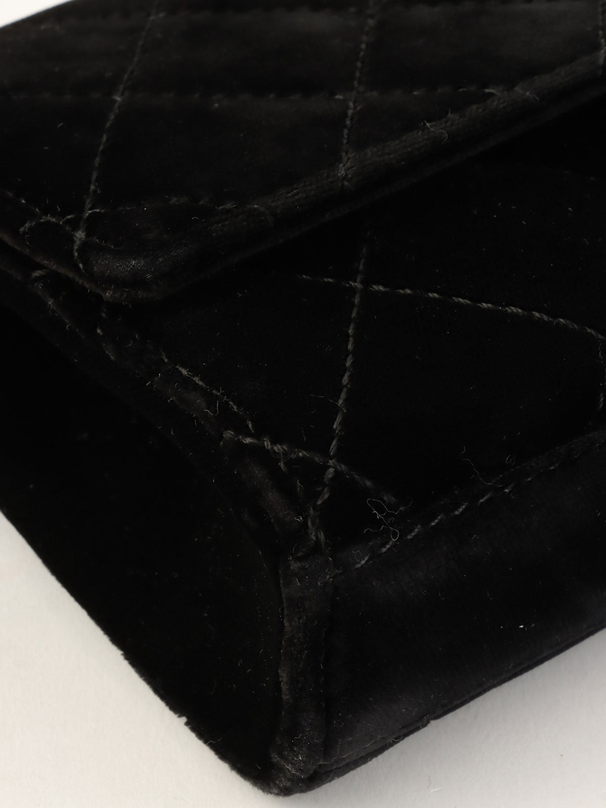 2001 Velvet CC Plate Chain Shoulder Bag Black